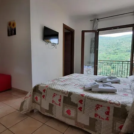 - Perla Del Gennargentu Bed & Breakfast *