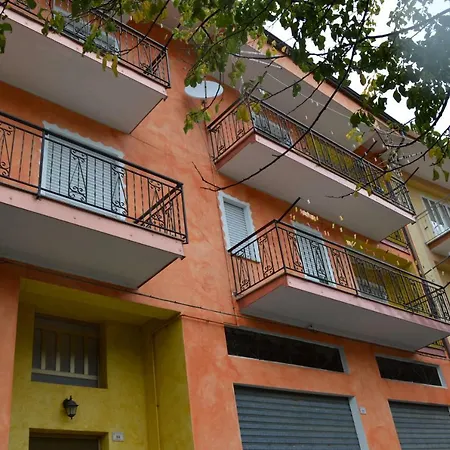 - Perla Del Gennargentu 住宿加早餐酒店 3*