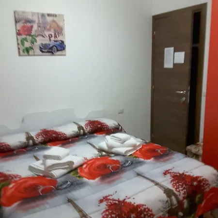 - Perla Del Gennargentu Oda ve Kahvaltı Desulo